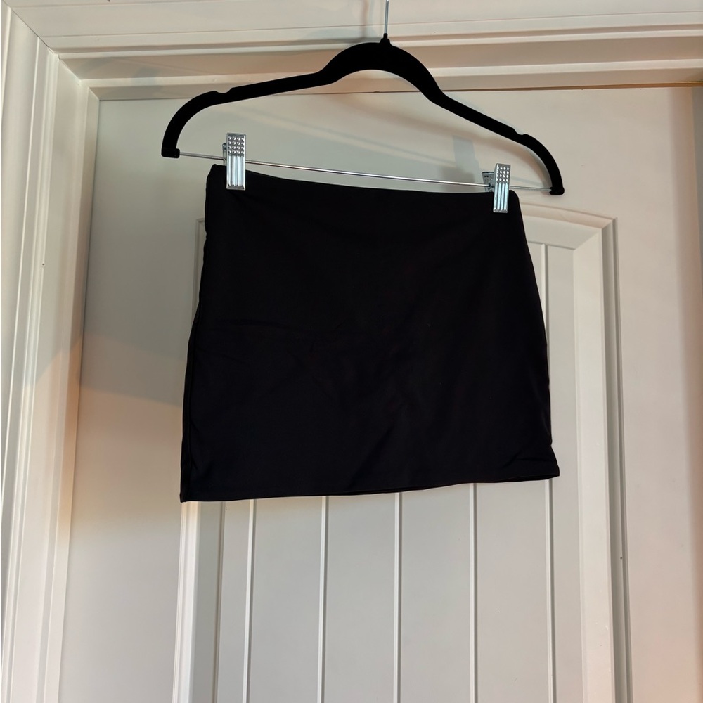 Aritzia Contour Enrich Skirt